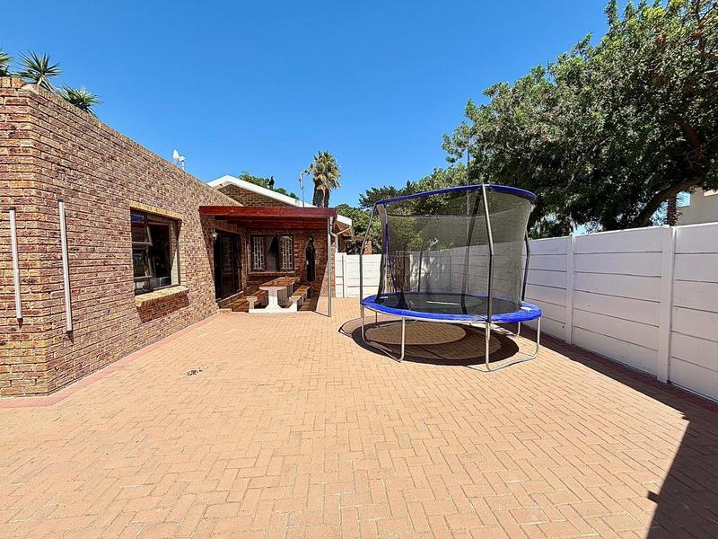 4 Bedroom Property for Sale in Richwood Western Cape